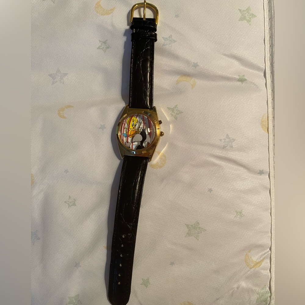 ⭐️HP⭐️Warner Bros|Vintage Looney Tunes Watch - Picture 2 of 4